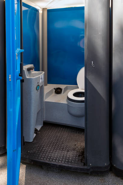 Porta potty delivery and setup in Dunstan, ME